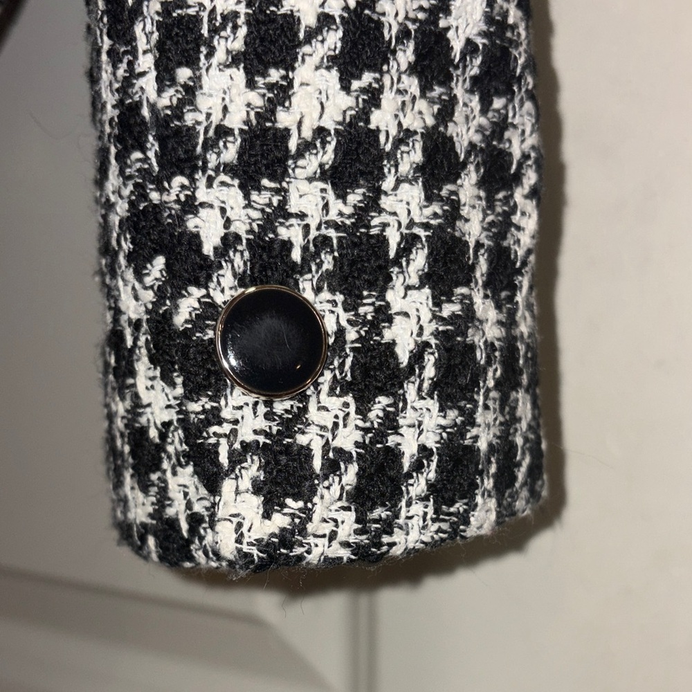 Women's Black and White Houndstooth Blazer - Picture 5 of 6